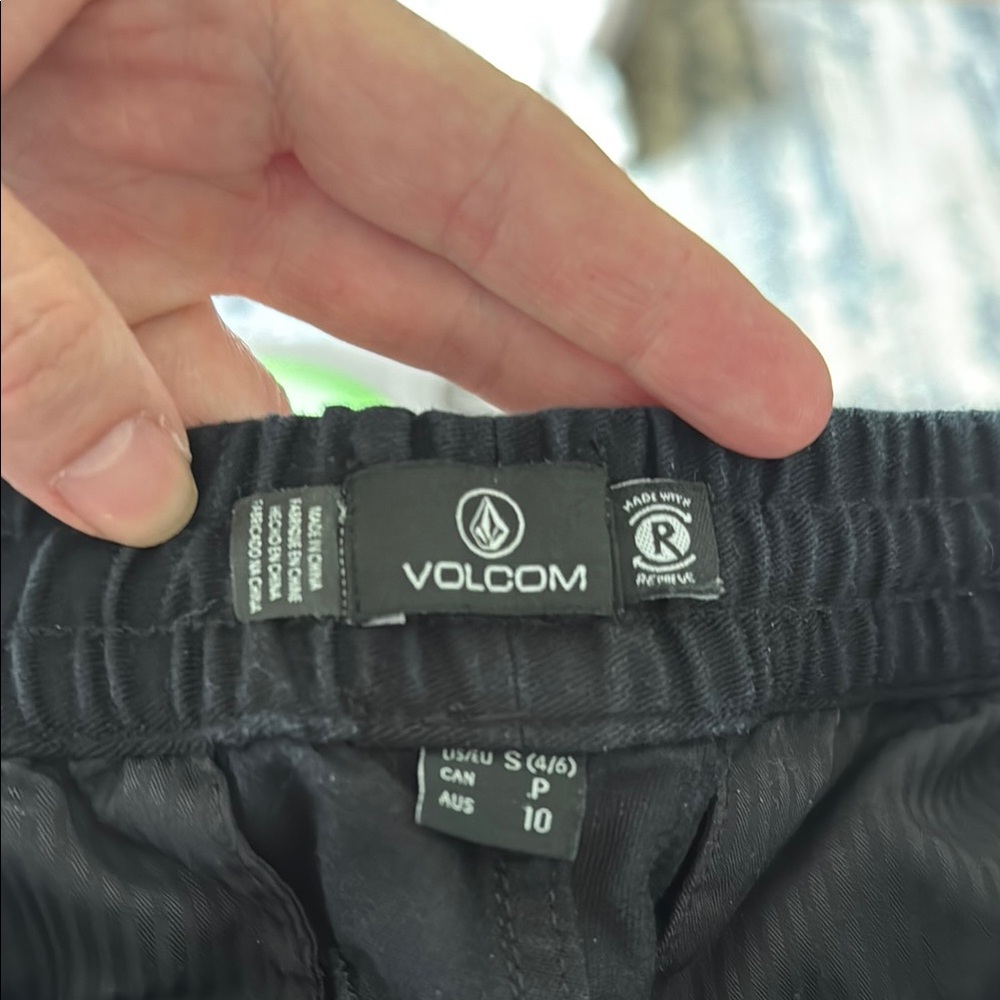 Volcom Black Casual Capri’s